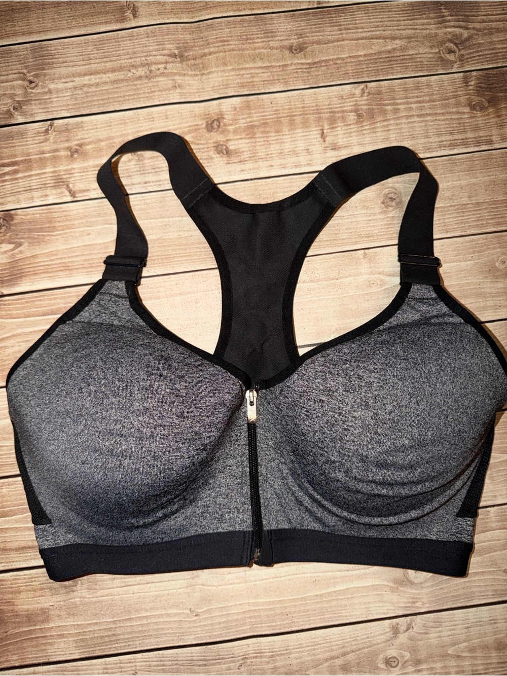 Y2K 2014 VSX knock out front zip sports bra